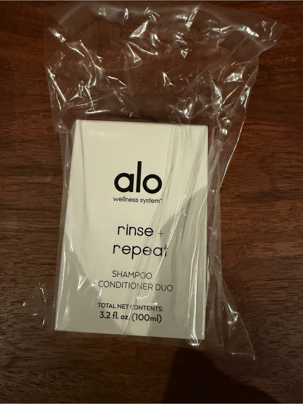 NWT ALO Yoga Wellness System Rinse + Repeat Shampoo & Conditioner Duo — White